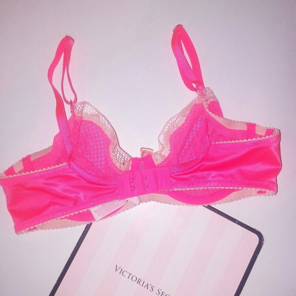 Victoria Secret Bra - Picture 3 of 3